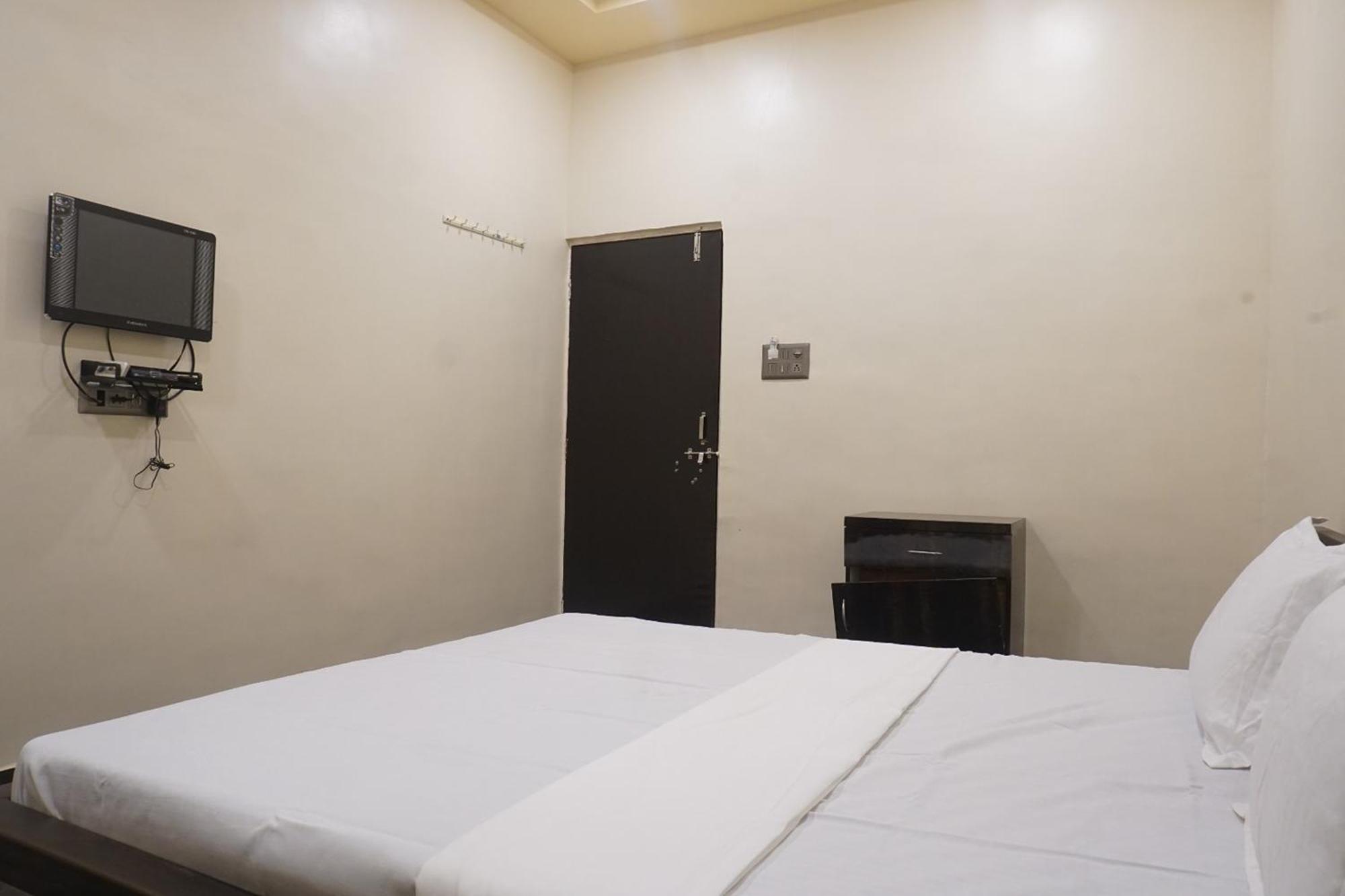 Yashraj Resorts Somatane Exterior foto